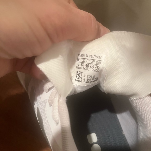 Adidas Boost - Picture 2 of 3